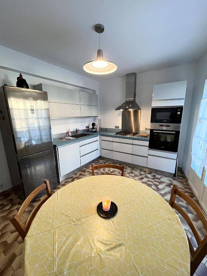Gîte pour 6 personnes, avec Balcon ainsi que Terrasse et Vue à Bessines-sur-Gartempe - 4