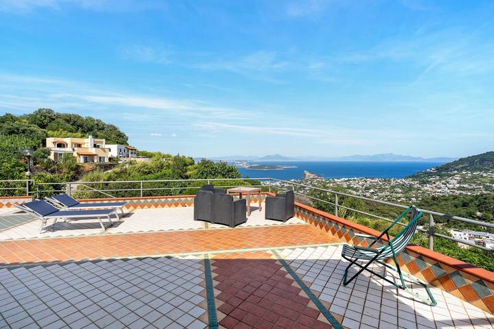 Holiday rental for 8 people in Naples Province