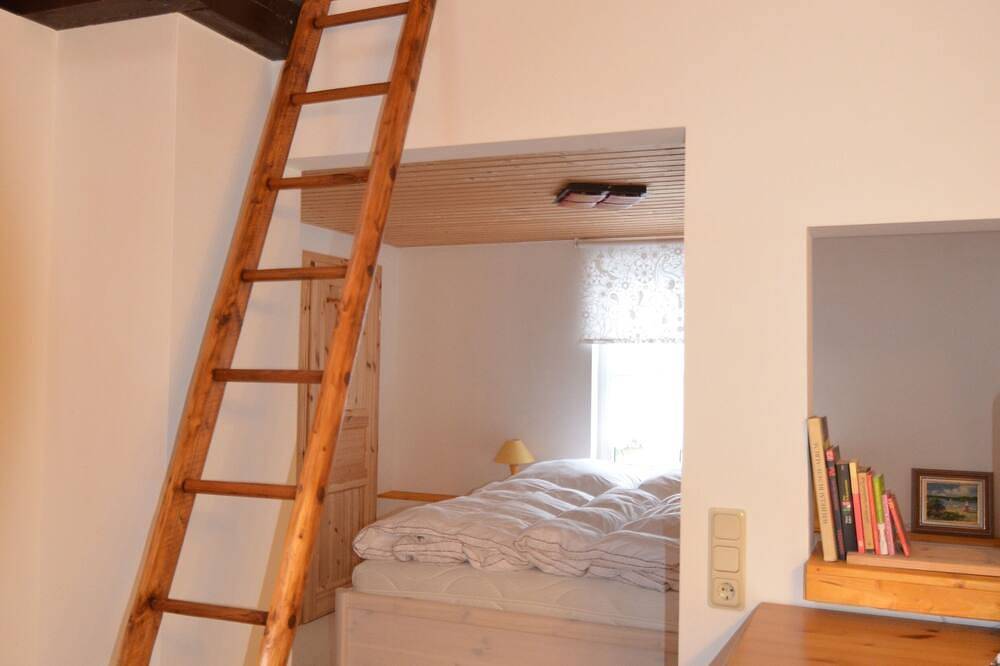 Exklusives Ferienhaus mit Kamin, großer Terrasse und Garten + Wäschepaket gratis in Trent, Rügen