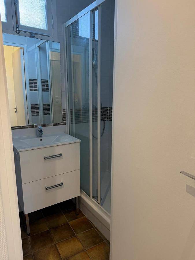 Appartement entier, Two-Bedroom Apartment in Fontenay-sous-Bois, Val-de-Marne