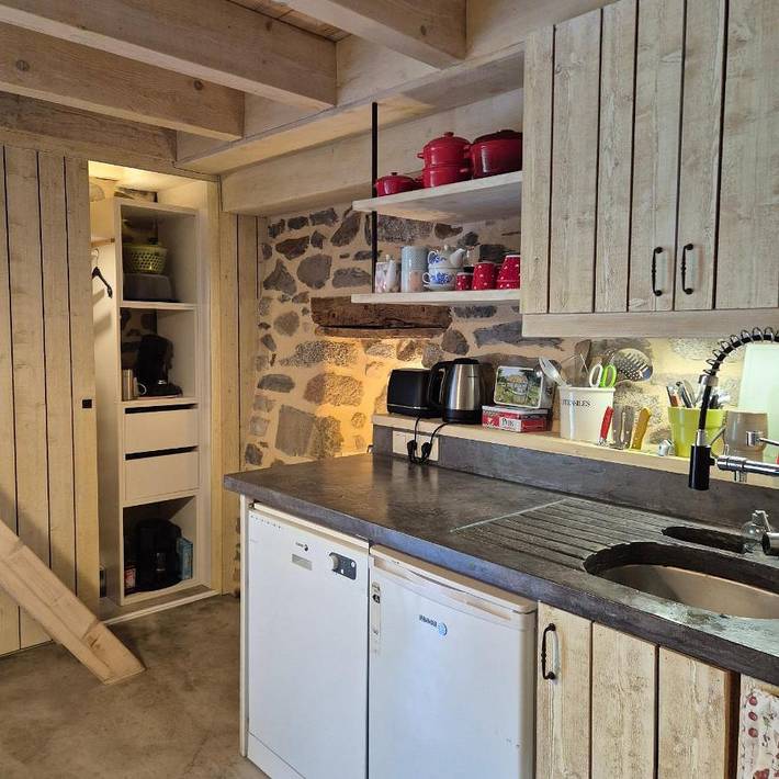 Location de vacances pour 2 personnes, avec jardin et piscine dans Argences en Aubrac - 3