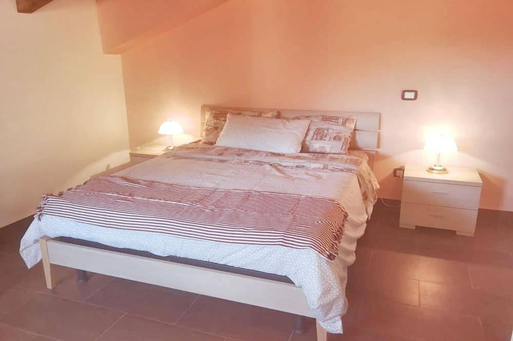Entire apartment, Homerez - Apt in Casalvecchio Siculo, Mountain View in Casalvecchio Siculo, Messina Province