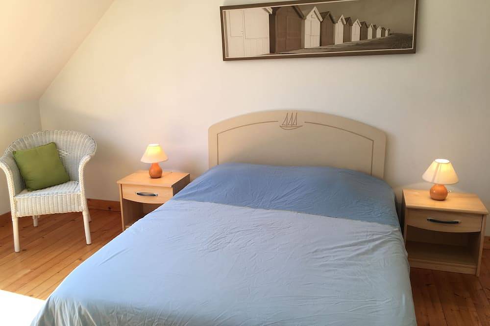 Haus mit beheiztem Pool und in der Nähe von Stränden in Lannilis in Lannilis, Brest und Umgebung