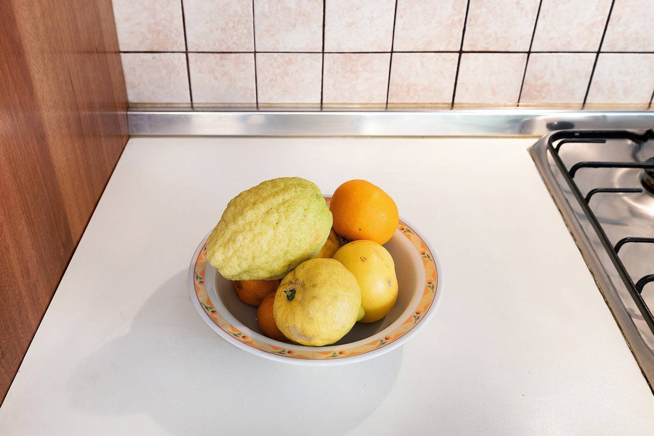 Entire apartment, Apartment 'Ginepro' with Mountain View, Wi-Fi and Air Conditioning in Ceriale, Riviera di Ponente