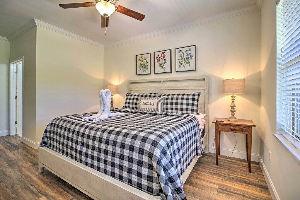 Ganze Wohnung, Townsend Condo mit Pool und Great Smoky Mtn. Ansichten! in Tuckaleechee, Blount County