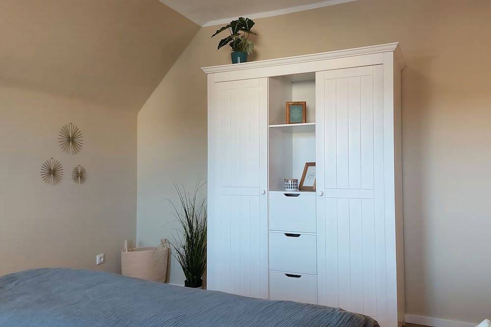 Ganze Wohnung, Sonnendurchflutete, familienfreundliche Ferienwohnung mit Balkon & großer Küche in Bad Camberg, Landkreis Limburg-Weilburg