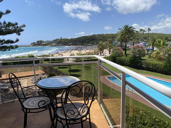 Ferienhaus für 8 Personen, mit Balkon und Terrasse sowie Garten und Pool