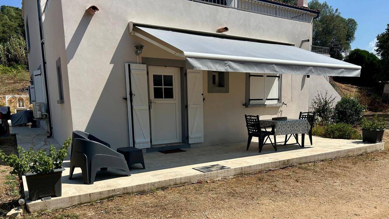 Appartement entier, One-Bedroom Apartment in Alata, Région d'Ajaccio