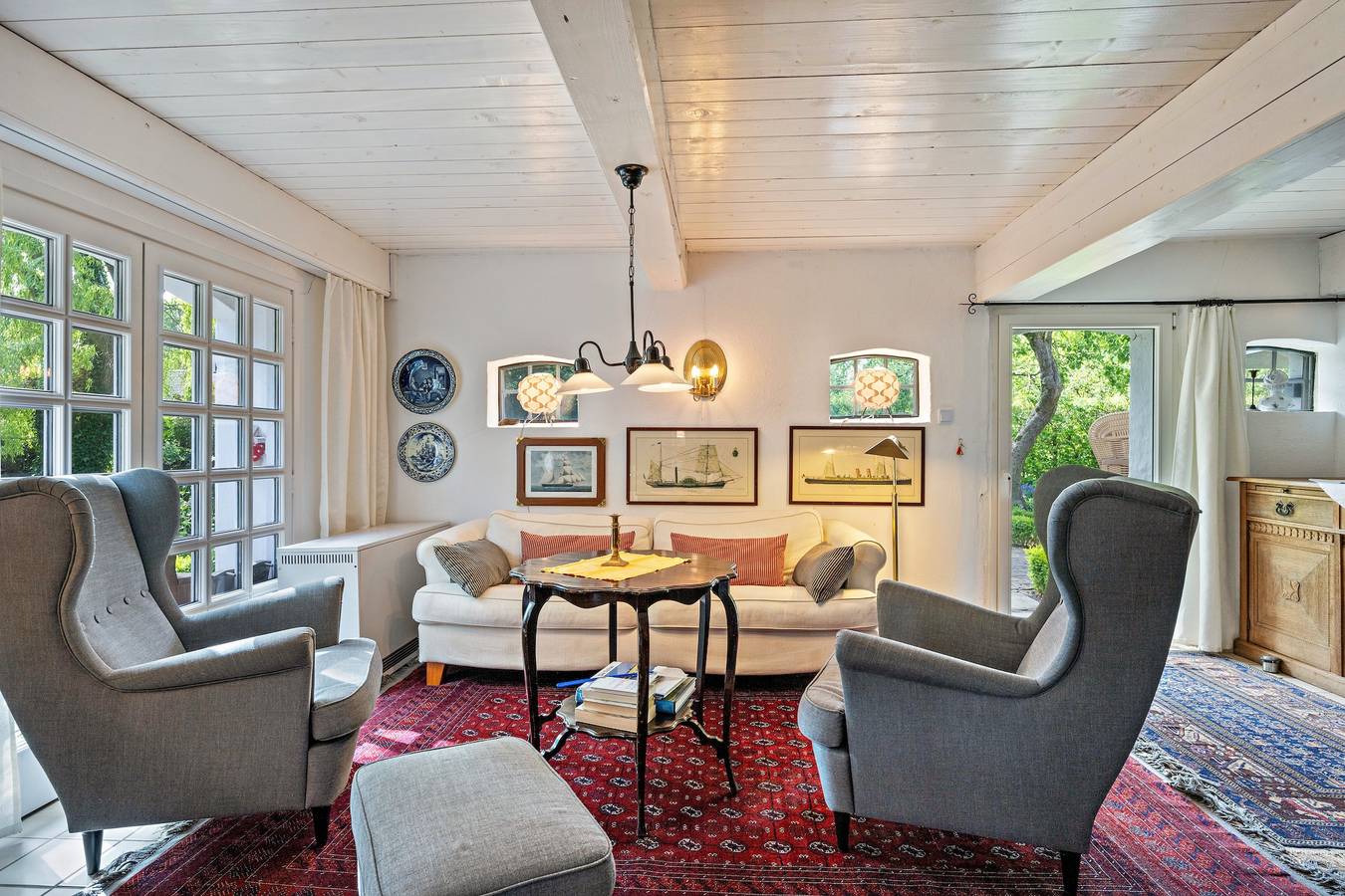 Ferienhaus 'Poppenstuuv', idyllischer Barock-Märchengarten, Sauna, Parkplatz, Wi-Fi in Stadum, Grünes Binnenland