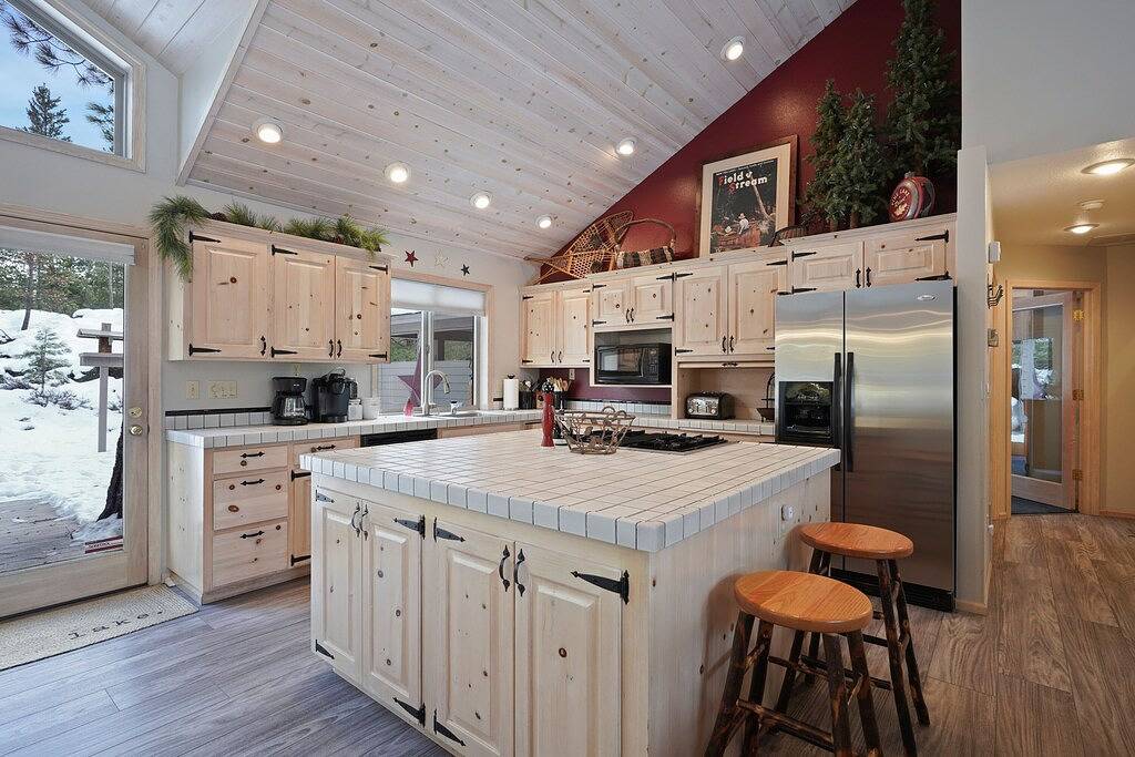 6 Todd - Adorable & Cozy, Hot Tub, Sharc Passes, Fabulous Location in Sunriver, Deschutes County