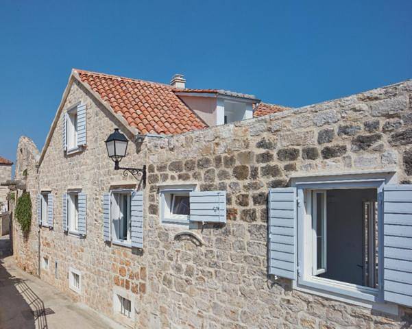 Villa voor 11 personen, met balkon en zwembad in Vis