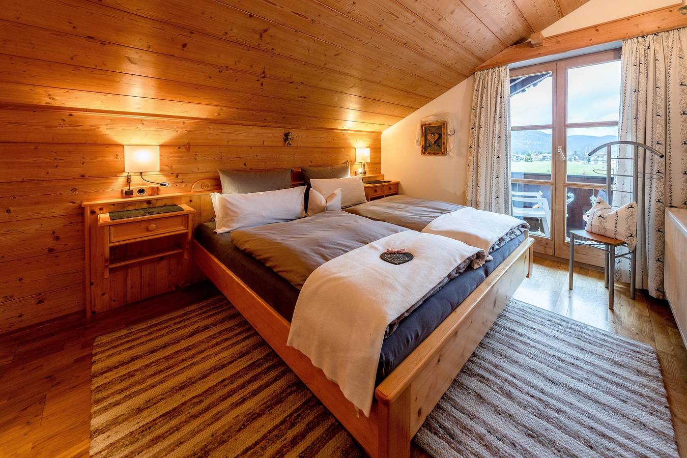 Ganze Ferienwohnung, "Zugspitze" Fewo, 2 Schlafr.,Du und  Wc in Wallgau, Walchensee