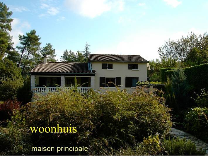 Gîte pour 15 personnes, avec piscine, adapté aux familles à Molières-sur-Cèze