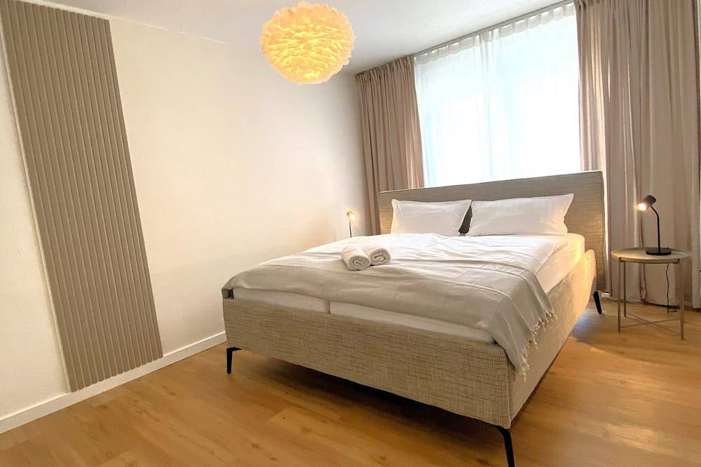 Ganze Wohnung, 5 Min von der Hochschule enfernt - Familien-Apartment mit Balkon & Kinderbett in Gera, Ostthüringen