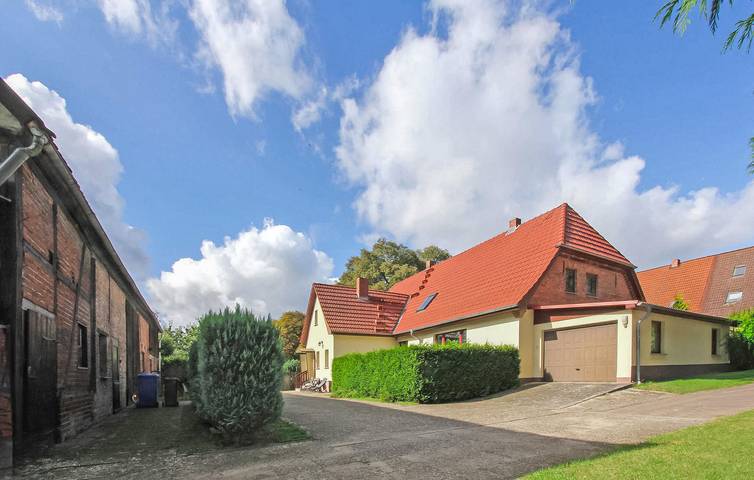 Ganze Ferienwohnung, Modernes Apartment am See mit Parkplatz und WiFi in Roggentin (Mirow), Mirow