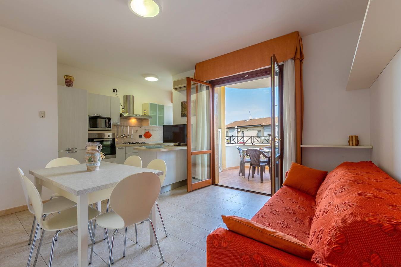 Entire apartment, Comfortable Apartment “Corallo” close to the Beach with A/C & Terrace in Lido San Giovanni, Alghero
