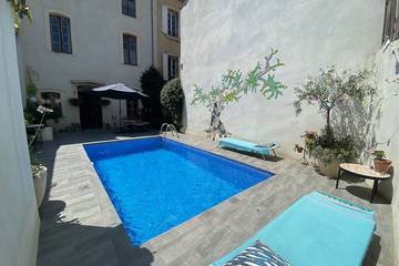 Location de vacances pour 8 personnes, avec jardin à Bize-Minervois