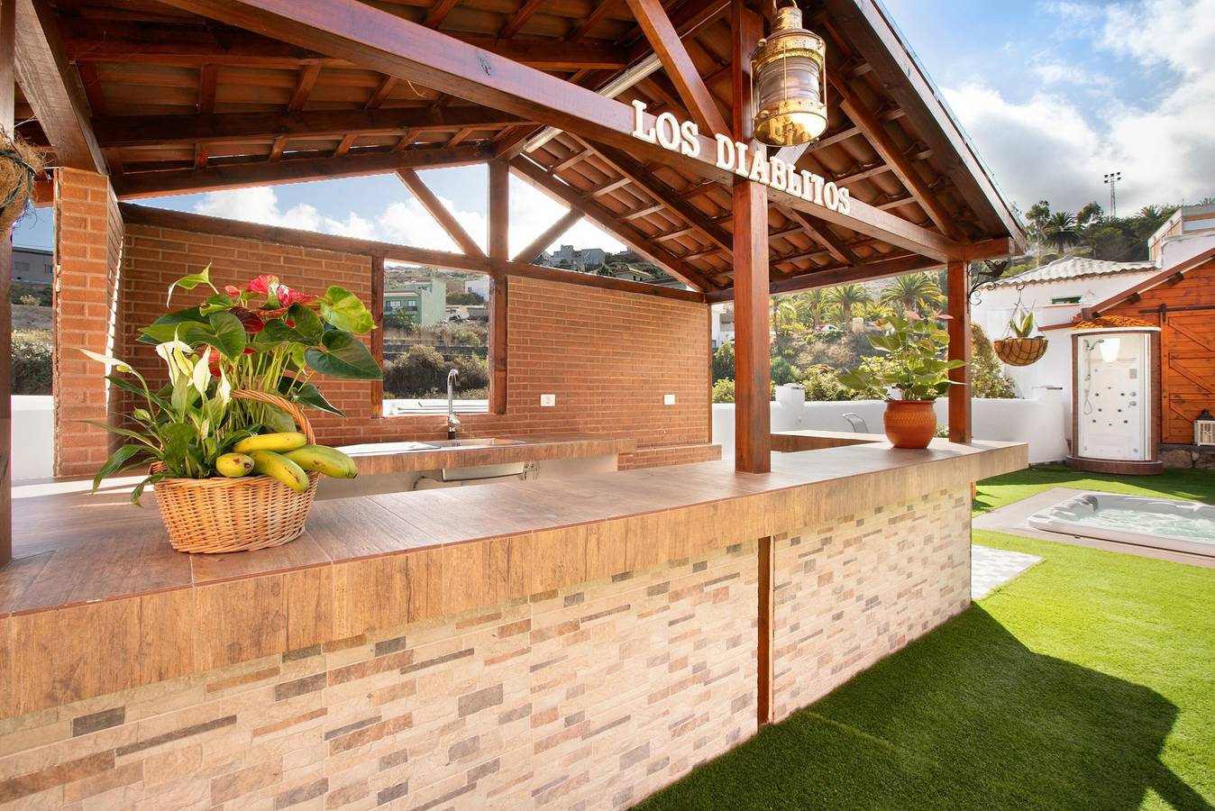 Casa de vacaciones 'Los Diablitos 5' con vistas a la montaña, terraza compartida y Wi-Fi in San Juan de la Rambla, Tenerife Norte