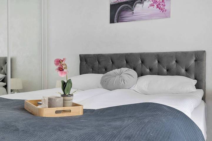 Ganze Wohnung, Klimatisiertes Appartement mit Balkon | Arbeitsbereich | Parkplatz in Lublin, Lublin und Umgebung