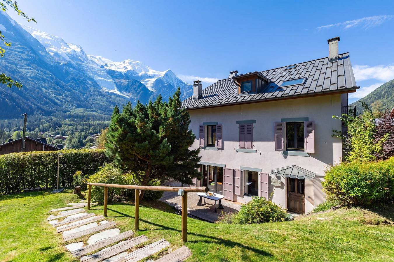 Ganze Wohnung, Chez Roberto Chamonix 3Br Duplex w/ Sauna + Garden in Chamonix, Region Bonneville