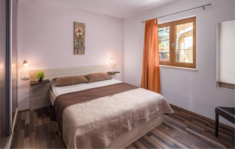 Encantador apartamento con piscina, terraza y acceso a la playa a 2,5 km in Pula-Medulin, Ližnjan