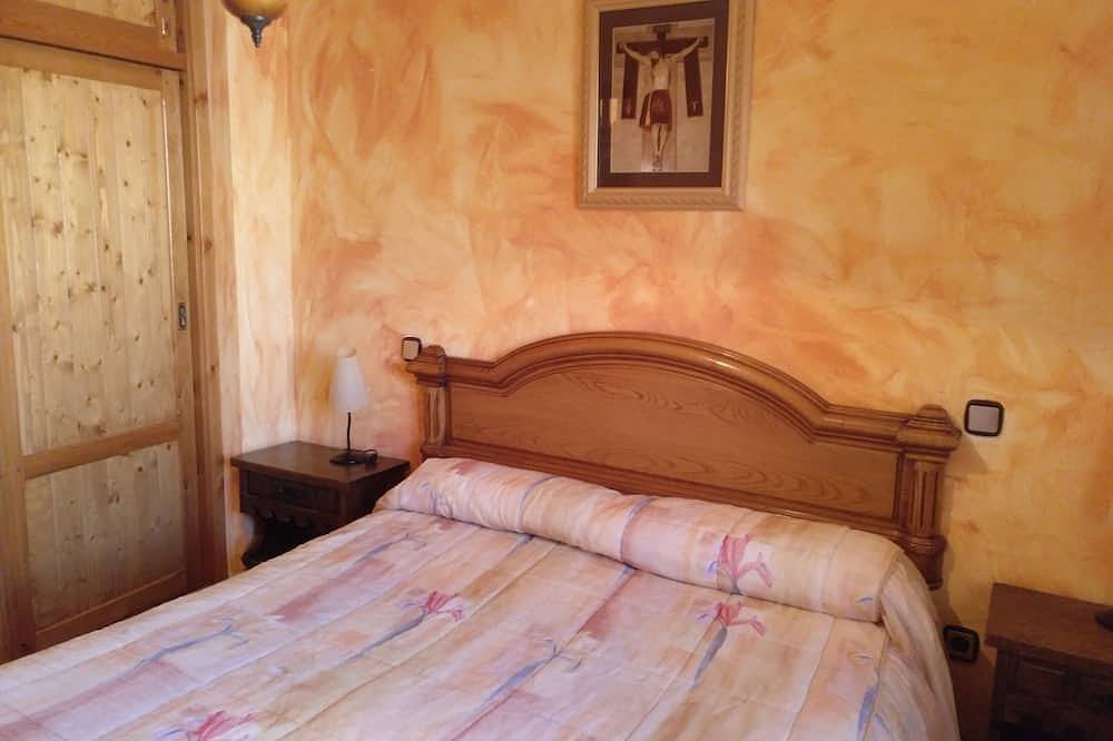 Rural House La Vid for 7 people in Cadalso de los Vidrios, Madrid Province