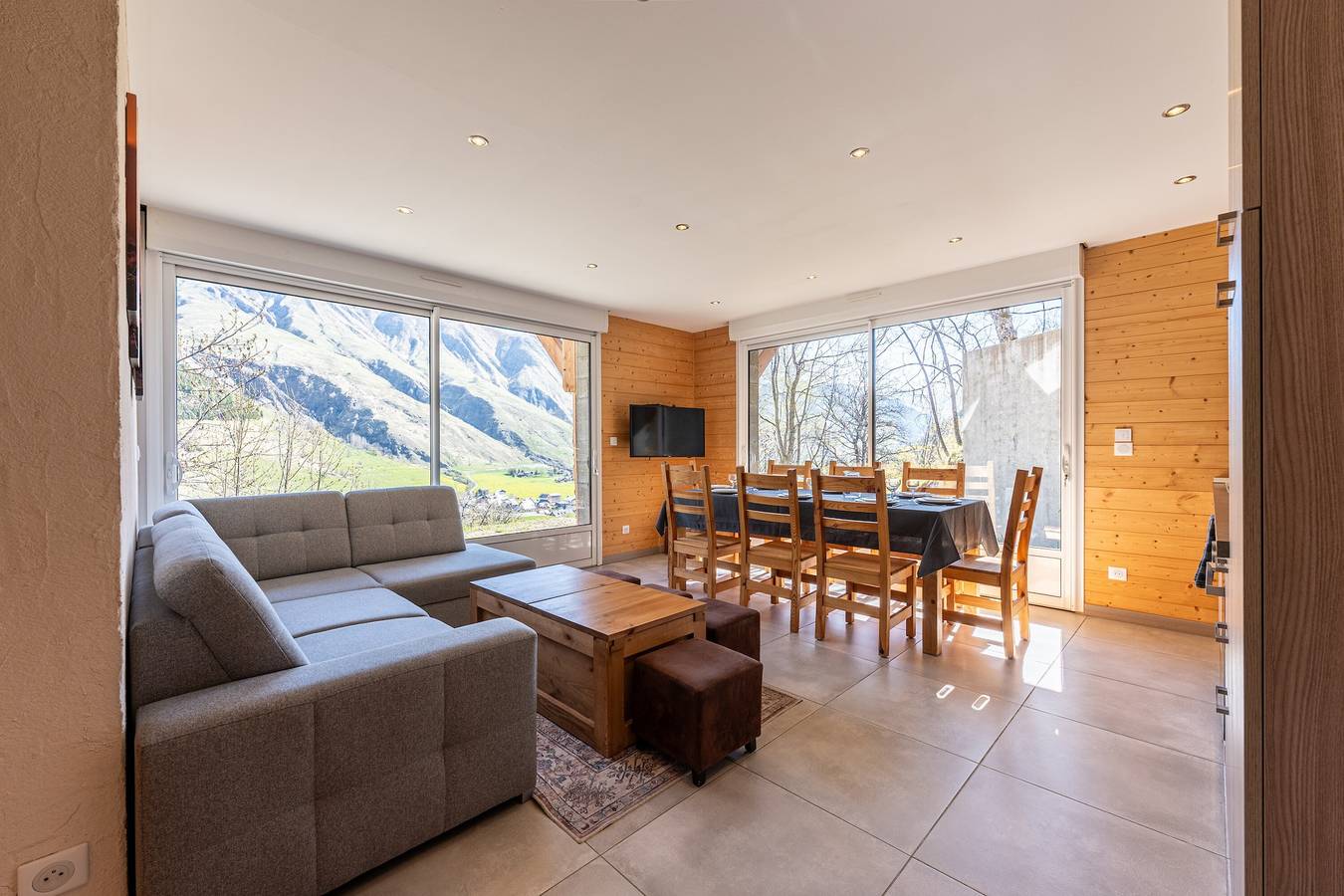 Ganze Wohnung, Appartement 'Le Nid D'Aigle' mit Bergblick in Saint-Sorlin-d'Arves, Region Saint-Jean-de-Maurienne