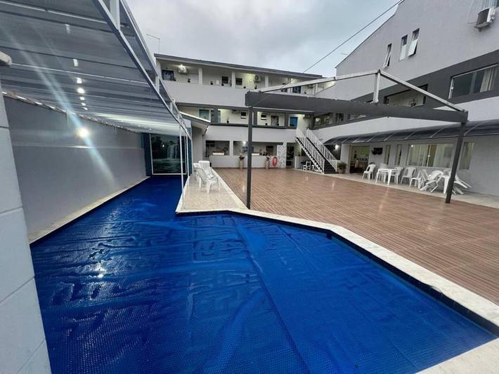 Casas e apartamentos de temporada para 4 pessoas, com terraço e piscina e ainda sauna and vista, com animais de estimação em Peruíbe