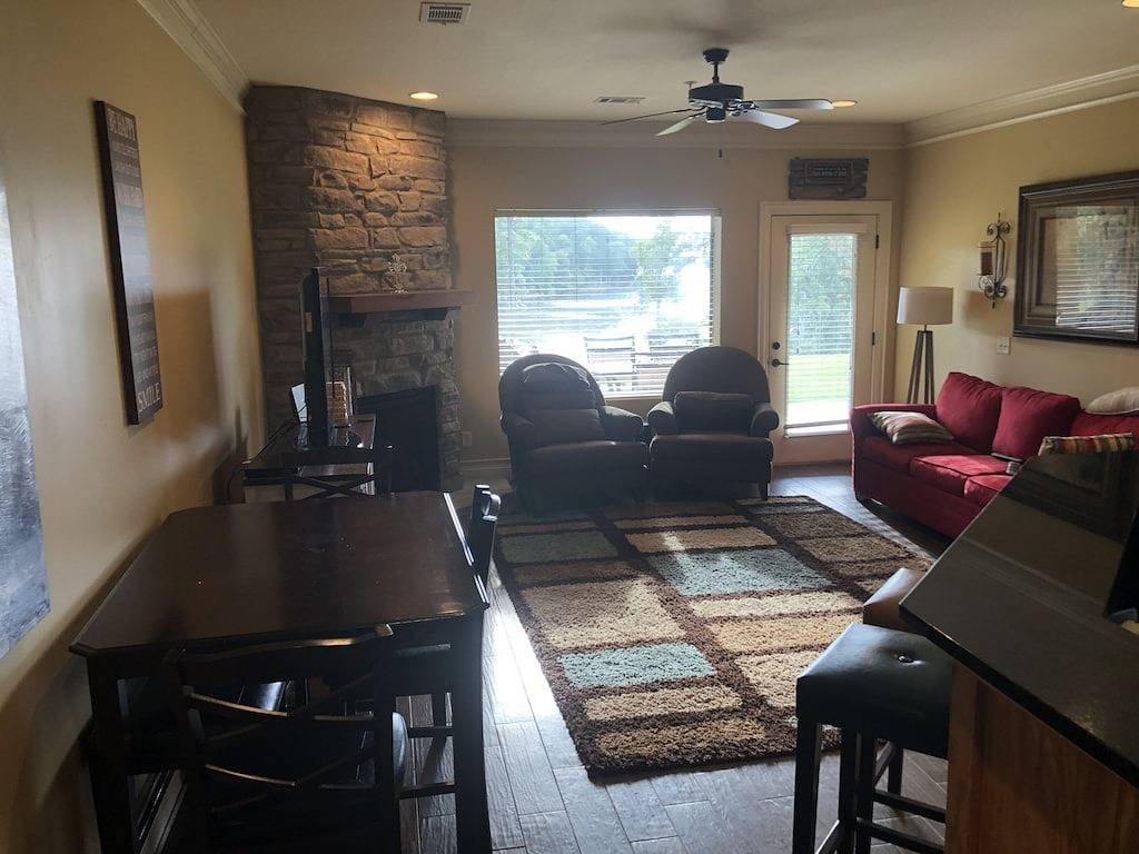 Ganze Wohnung, Seeufer, ebenerdig, Blick auf den Sonnenuntergang, Ausrutscher, fantastischer Pool in Lake Martin