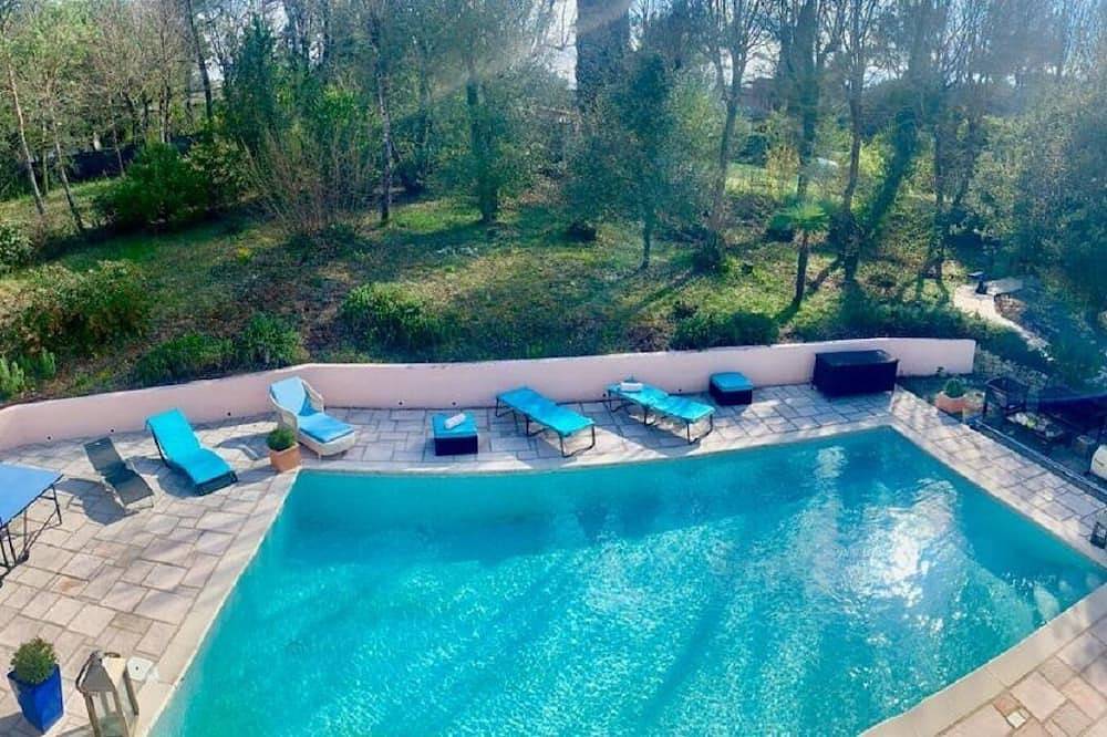 Pleasant, contemporary Villa, sunny, quiet in a green setting in Valbonne, Cannes region