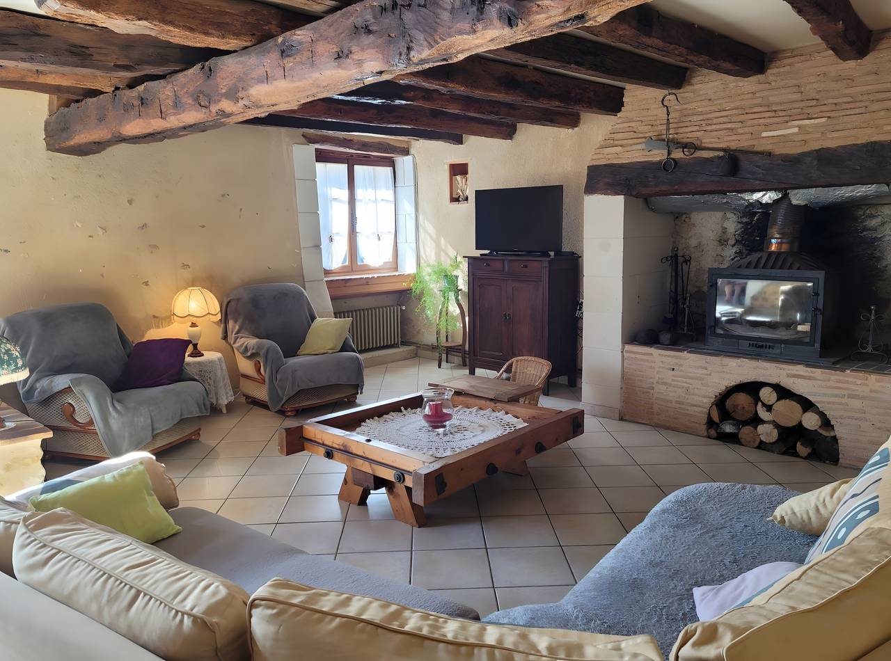 Le Séchoir d'Alice: casa de vacaciones con terraza, jardín privado y Wi-Fi in Saint-Germain-du-Salembre, Périgord Blanc