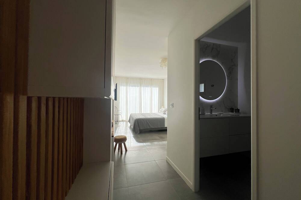Bienvenue dans notre charmante suite avec sa véritable piscine privée!! in Châteauneuf-les-Martigues, Côte méditerranéenne (France)