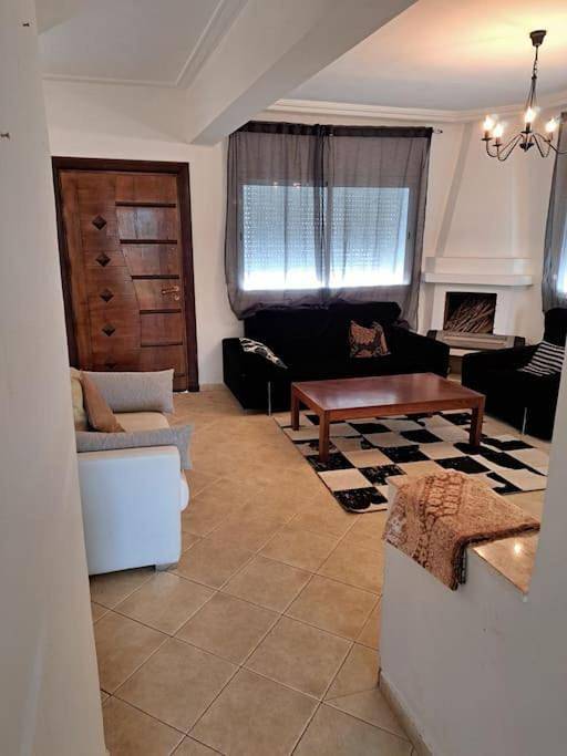 Location de vacances pour 6 personnes, avec balcon et vue ainsi que piscine et jardin dans Imouzzer du Kandar - 2