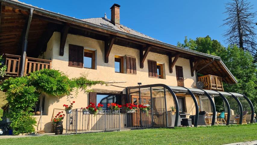 Chambre d’hôte pour 2 personnes, avec piscine et jardin à Marthod