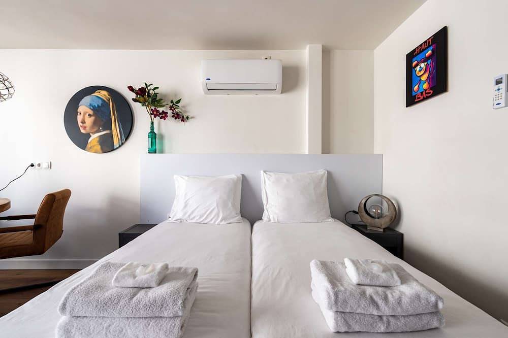 Ganze Wohnung, Stylish studio with French balcony in the heart of Breda city center in Breda, Nordbrabant