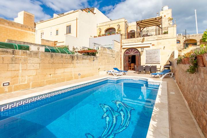 Casa de férias para 10 pessoas, com piscina e varanda, adaptado a crianças em Malta