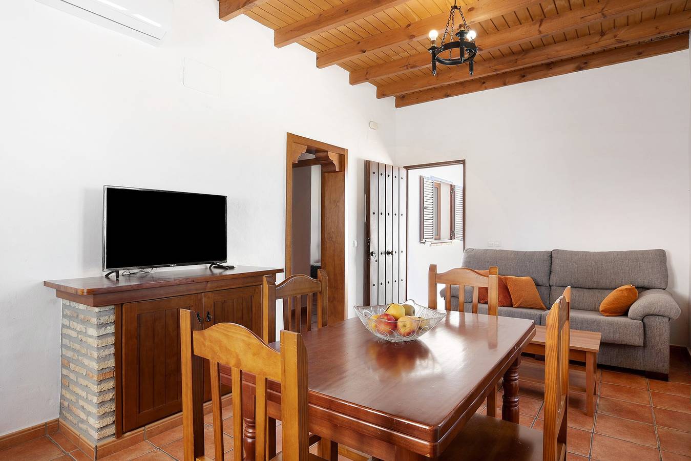 Casa de vacaciones 'Casa Luisa A' con piscina privada, Wi-Fi y aire acondicionado in Conil de la Frontera, Costa de la Luz