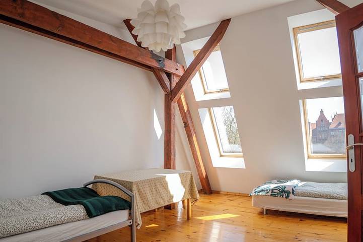 Ganze Wohnung, Retro Apartment mit Holzakzenten in Stettin, Ostsee Vorpommern