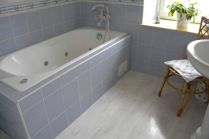 Maison confortable piscine privative couverte chauffée 28°C 600 m plages de sabl in Santec, Ceinture Dorée