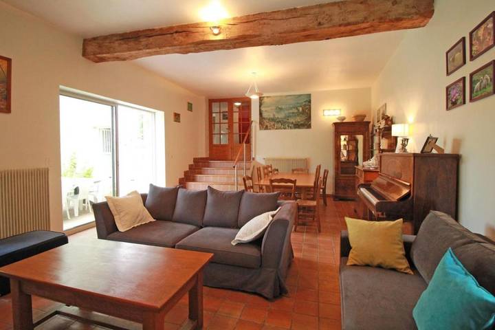 Location de vacances pour 12 personnes, avec jardin ainsi que terrasse et piscine, animaux acceptés dans Razès - 3