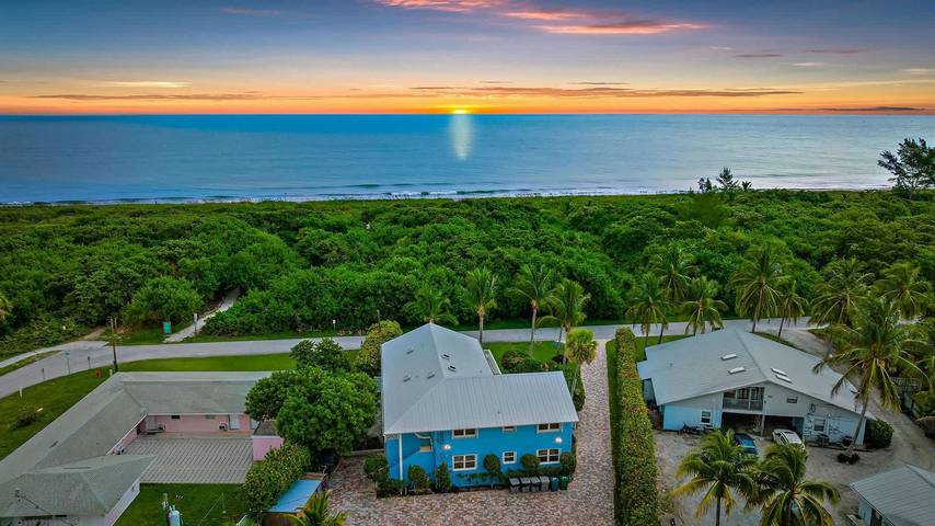 Vacation rental for 8 people, with yard and balcony, kid friendly in St. Lucie County
