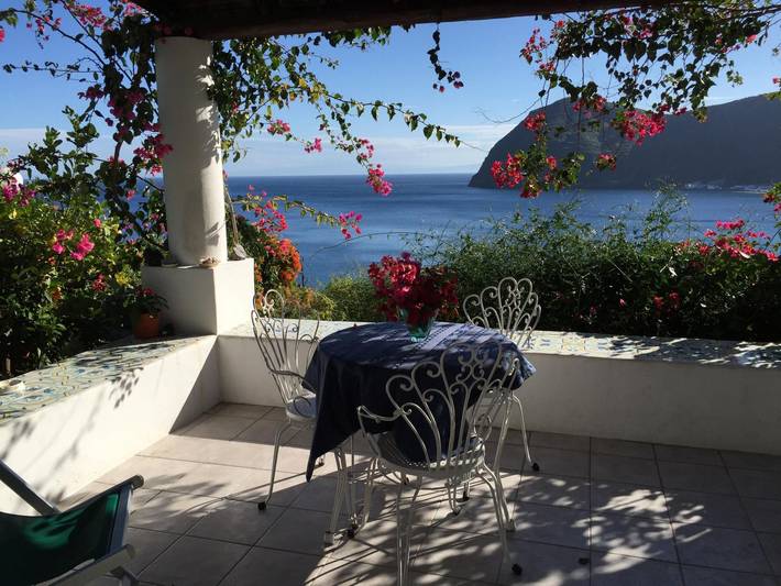 Appartamento vacanze per 3 persone, con Terrazza e Giardino alle Isole Eolie