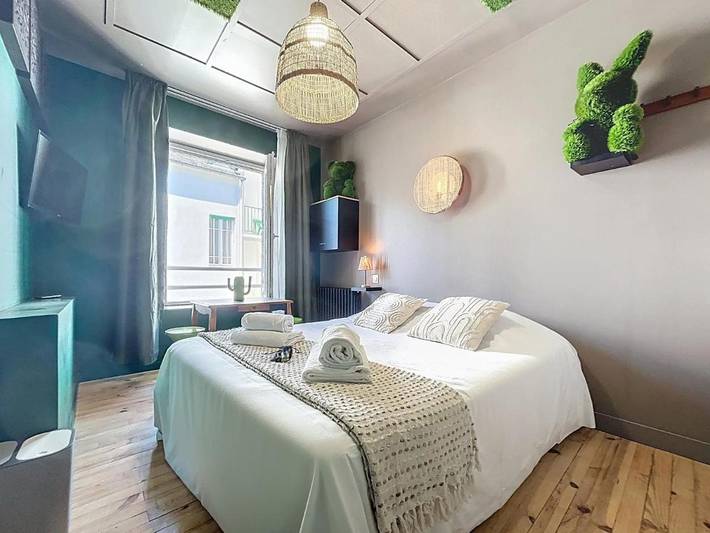 Hôtel pour 2 personnes, avec terrasse ainsi que jardin et piscine à Saint-Jean-le-Thomas - 2