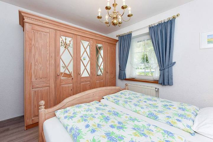 Ferienwohnung für 6 Personen, mit Terrasse und Garten in Dunum - 3