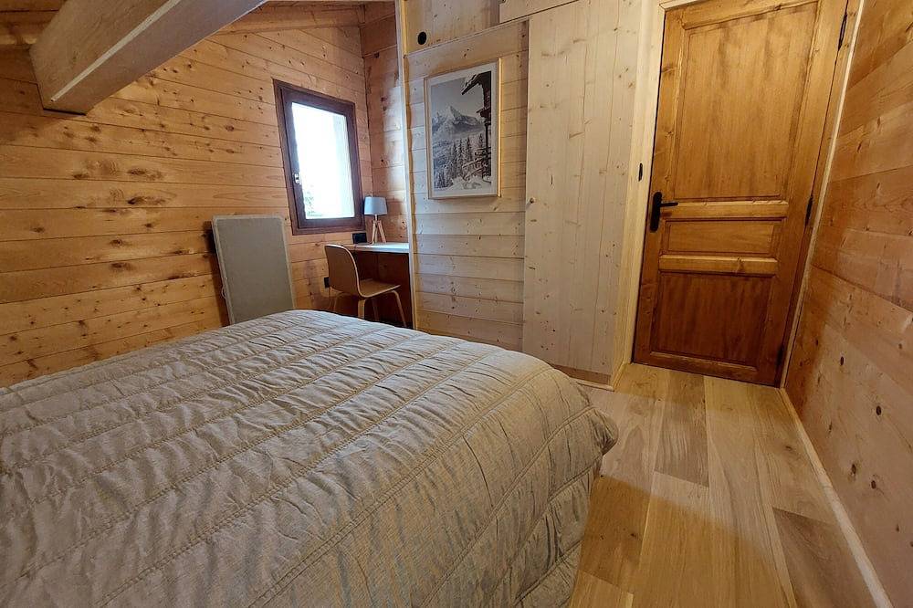 Chalet 82 m² - 4 bedrooms - sleeps 8 in Crest-Voland, Albertville region