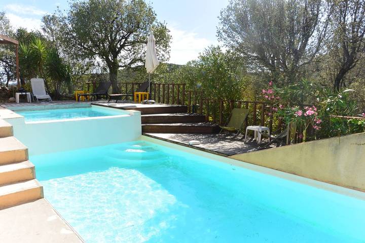 Villa pour 10 personnes, avec piscine ainsi que terrasse et bassin pour enfant, animaux acceptés à Porto-Vecchio