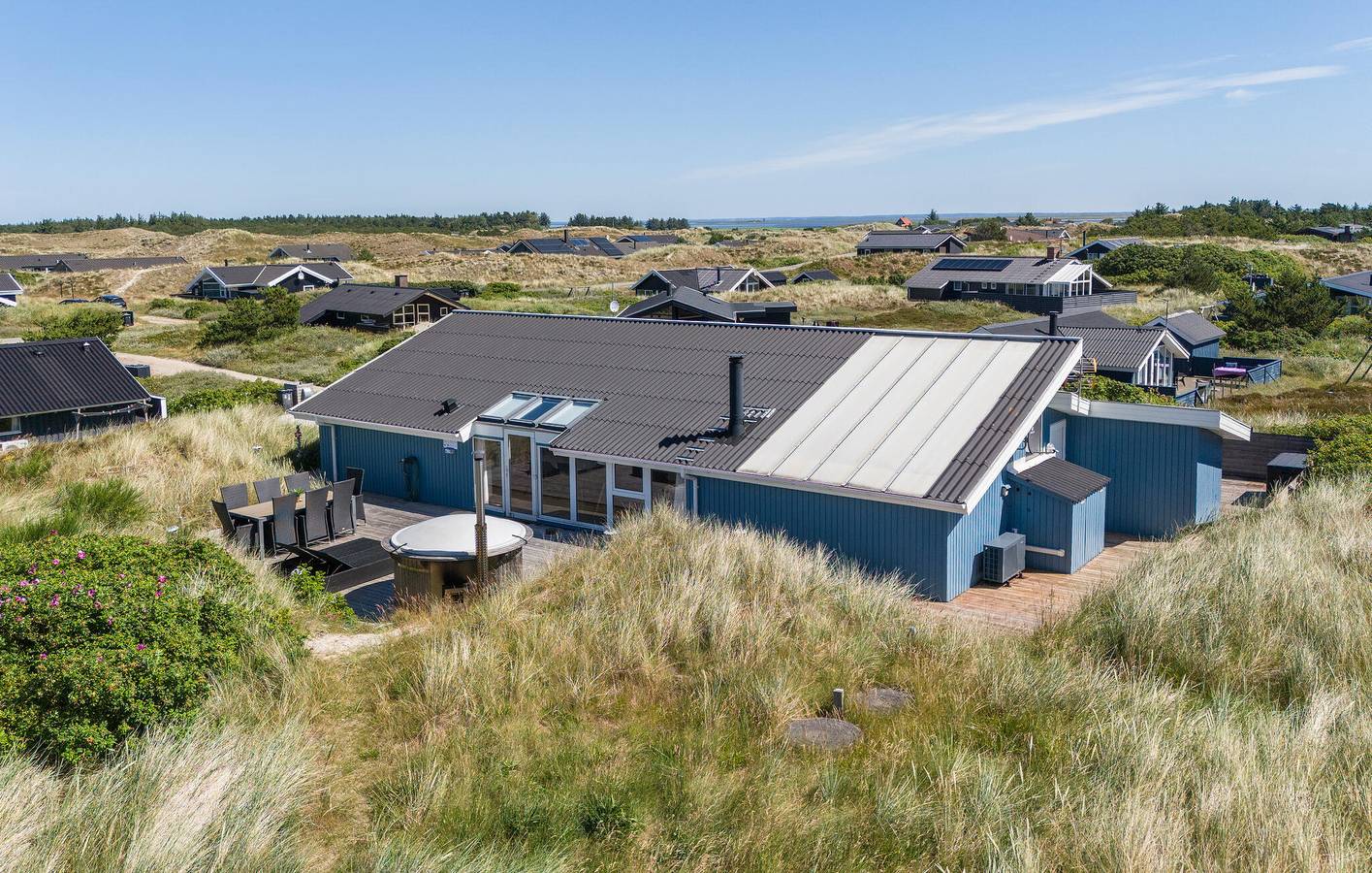 Ferienhaus für 8 Personen mit Terrasse in Bjerregård, Holmsland Klit