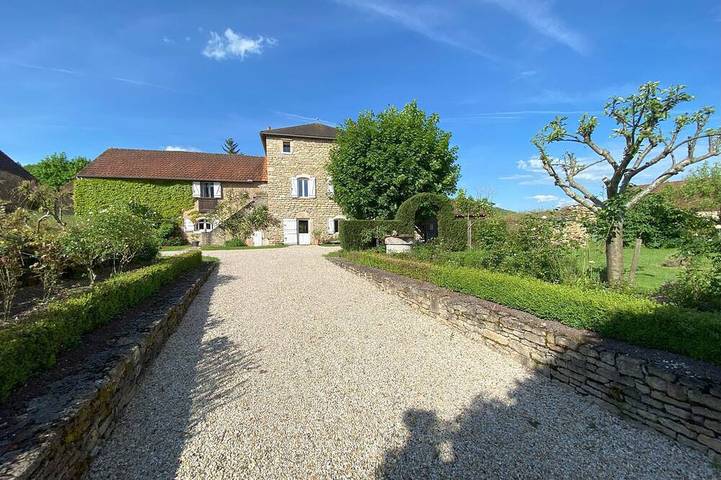 Cottage pour 10 personnes, avec jardin à Vault-de-Lugny