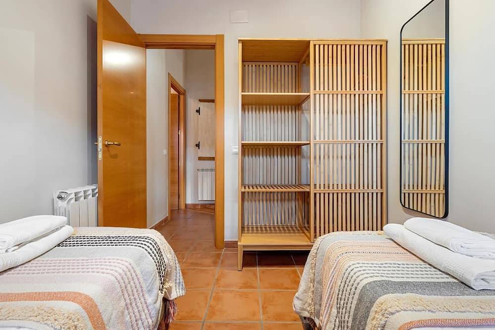 Entire apartment, Ideal refuge to discover Prades in Prades (Spain), Baix Camp