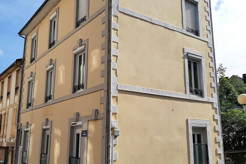 Apartamento entero, Apartment, close to the thermal baths in the town center, on the 2nd floor. in La Bourboule, Parque Natural Regional Volcans d'Auvergne